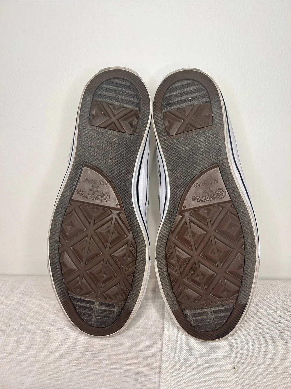 Converse Low Top Sneakers in Light Gray with Rainbow Tongue
